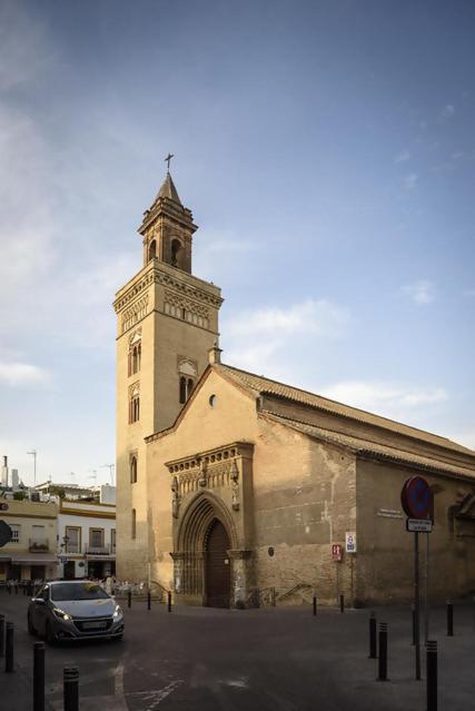 B Reform Netflix Parking Segun Disponibilidad Lejlighed Sevilla Eksteriør billede